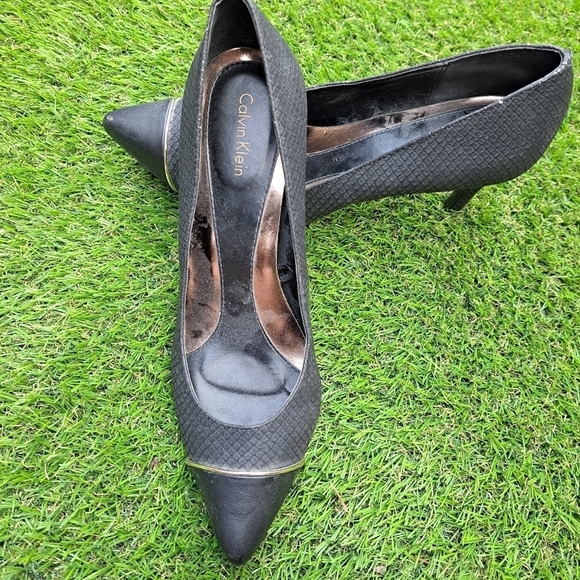 Calvin Klein Belino Black Pointed Toe Slip On Pump Size 7.5 - Picture 10 of 15